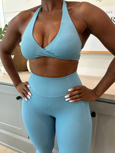 Aero Halterneck Sports Bra